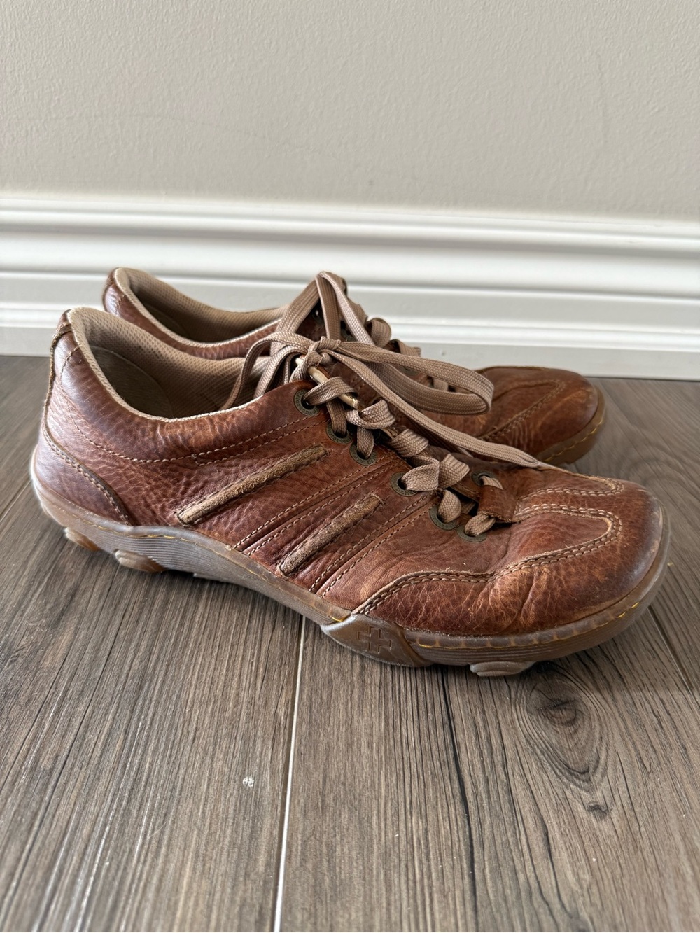 Doc Martens Leather Kurt Sneakers Size 9